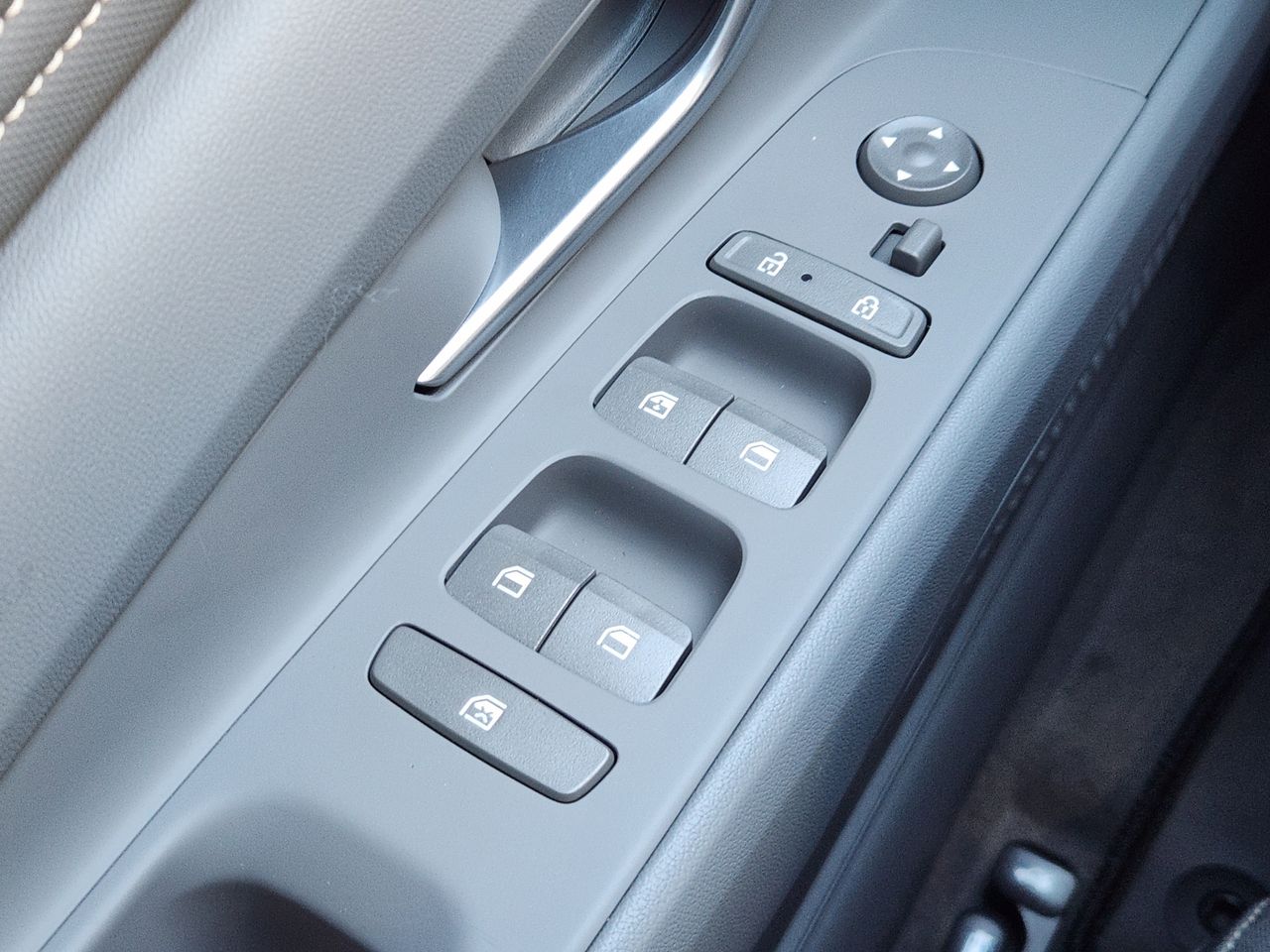 New 2026 W6H White Hyundai SEL Sport image 21