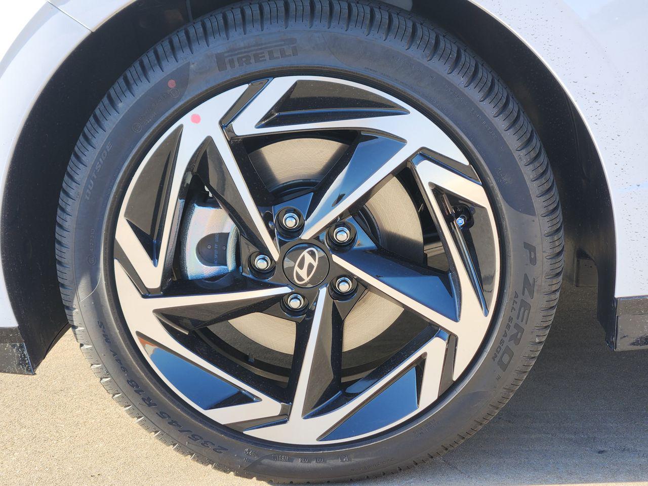 New 2026 W6H White Hyundai SEL Sport image 7