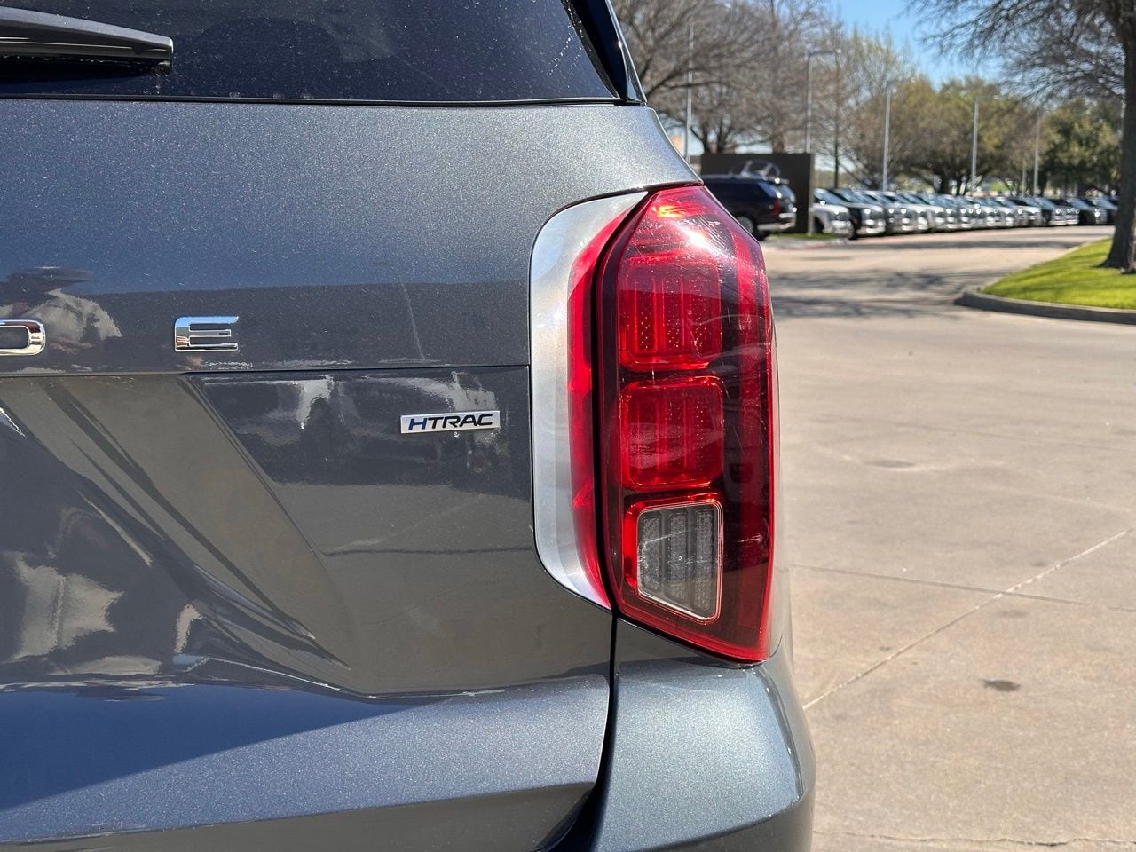 Used 2025 Graphite Hyundai Limited image 11