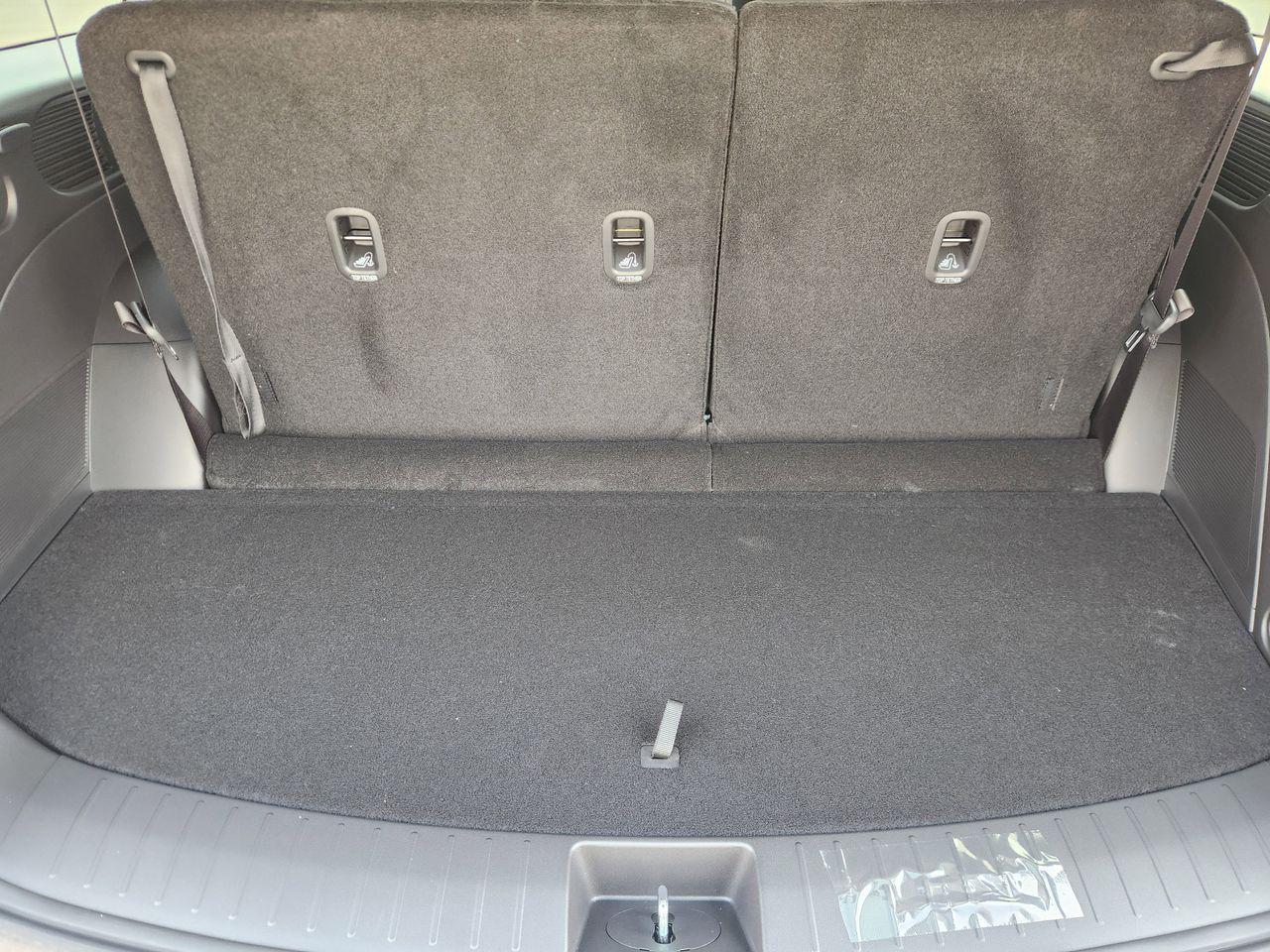 New 2026 WC9 White Hyundai SEL FWD image 30