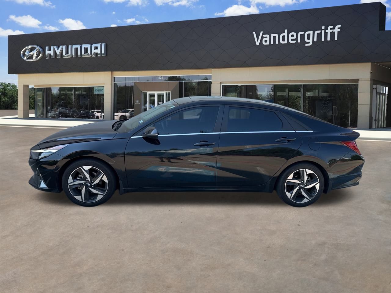 2023 Hyundai Elantra Limited photo 2