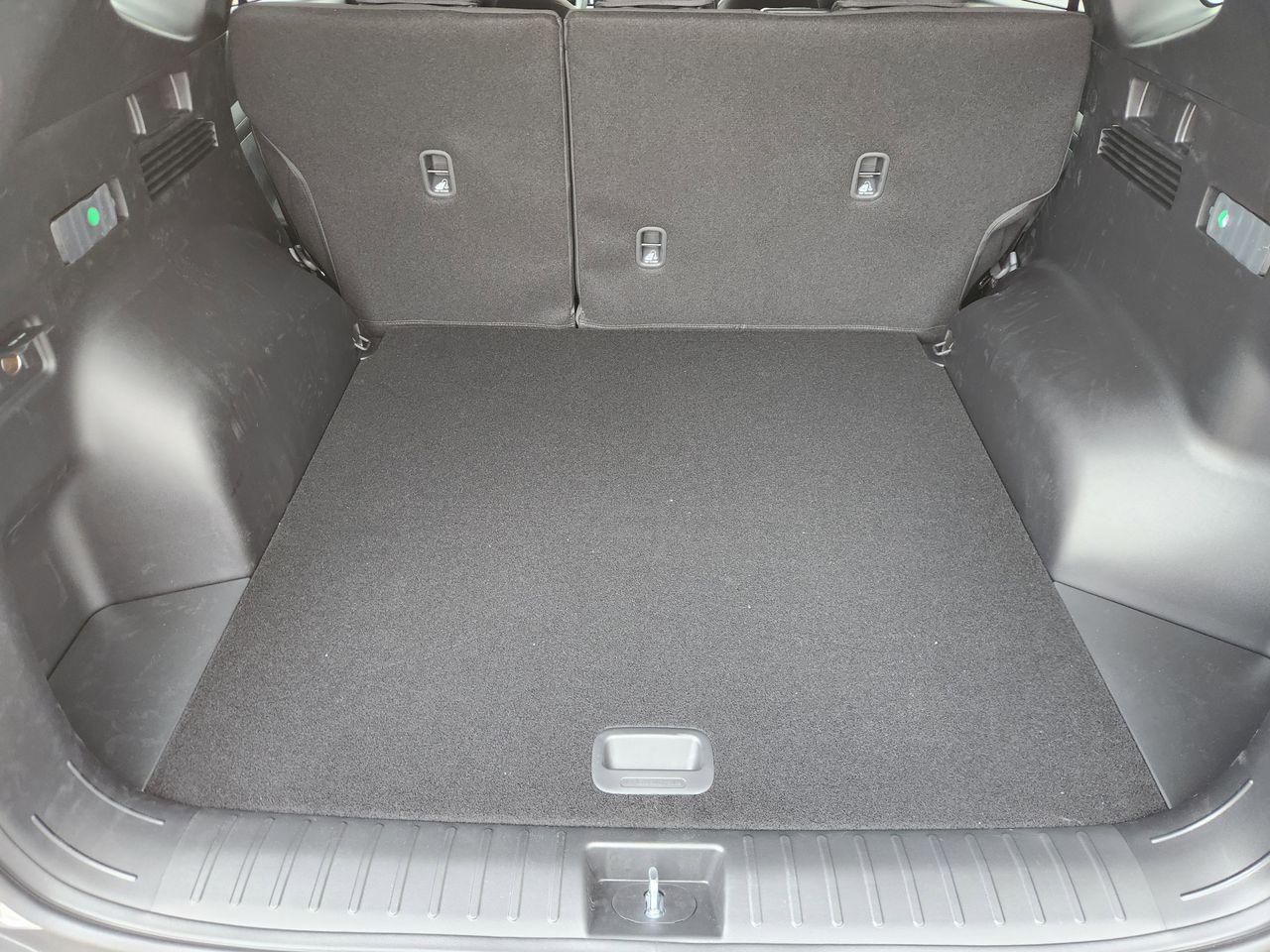 New 2026 R2T Silver Hyundai SEL FWD image 29