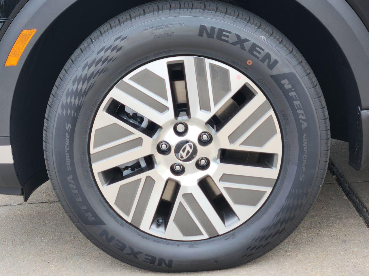 New 2026 Abyss Black Pearl Hyundai SEL Premium 7P image 7