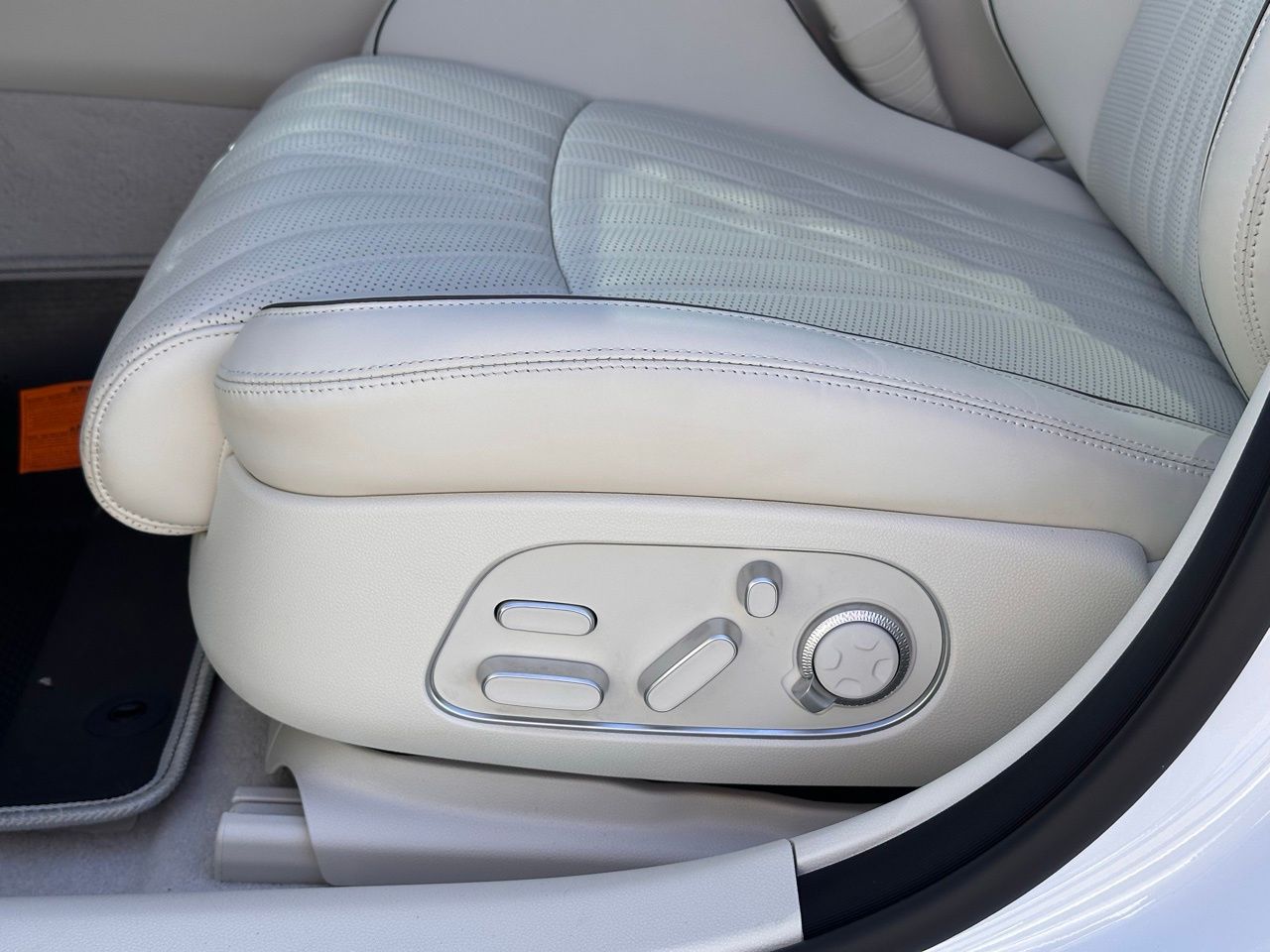 Used 2025 Uyuni White Genesis 3.5T e-SC image 24