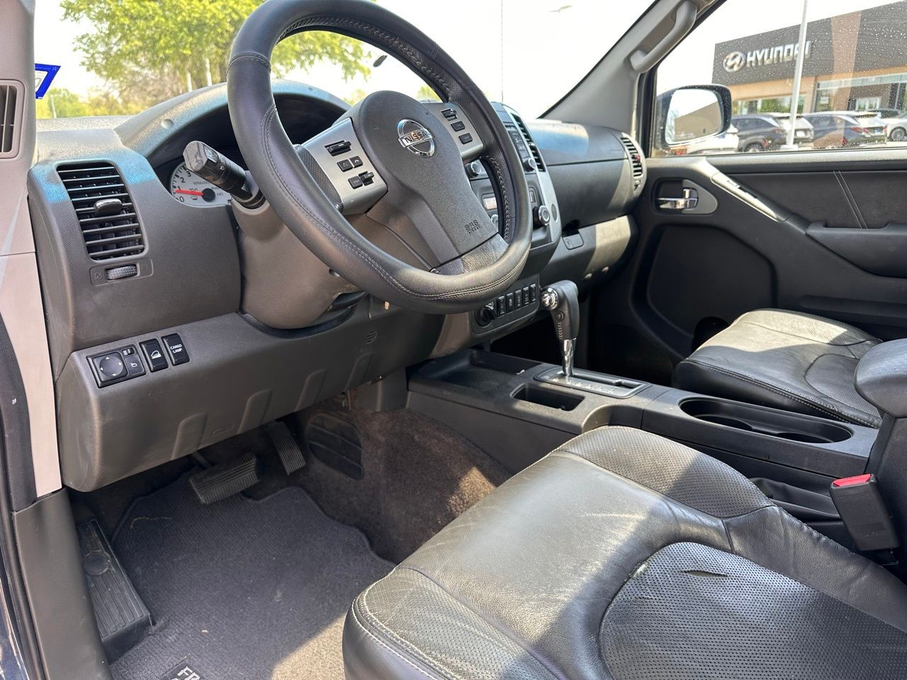 Used 2015 Arctic Blue Nissan PRO-4X image 20