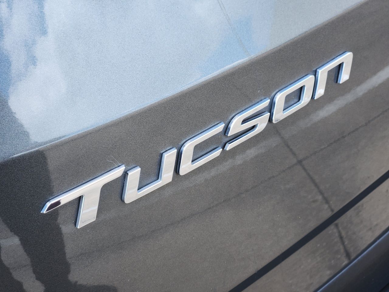 Used 2022 Amazon Gray Hyundai SEL image 8