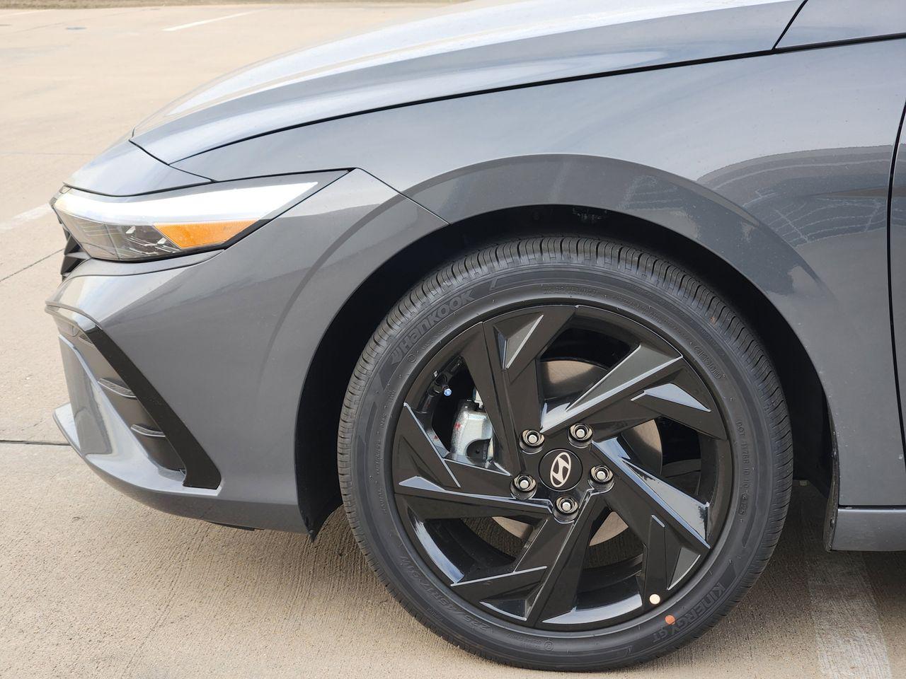 New 2026 PE2 Gray Hyundai SEL Sport Premium image 5