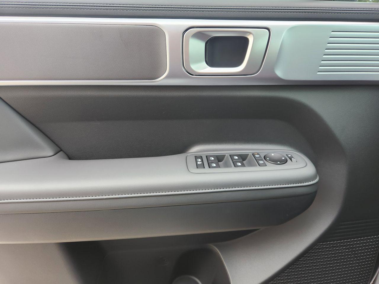 New 2026 Shimmering Silver Hyundai SEL FWD image 21