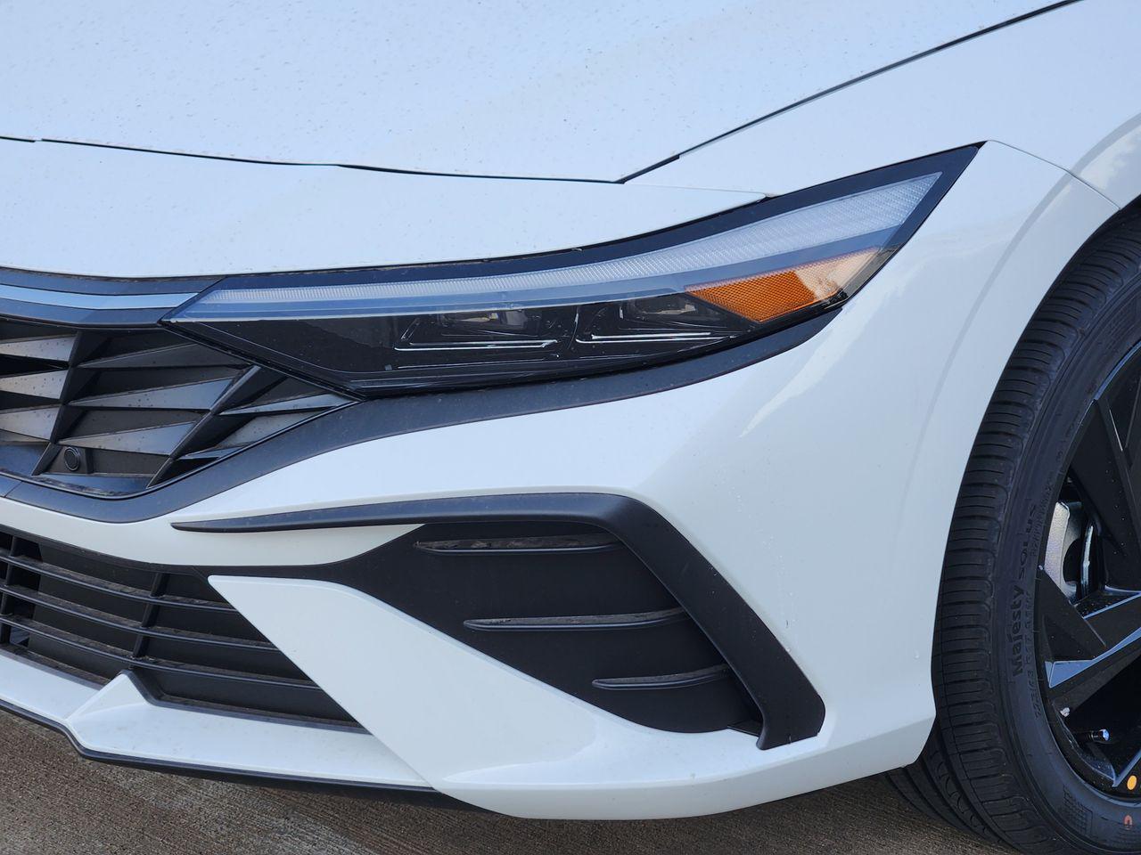 New 2026 W6H White Hyundai SEL Sport image 6