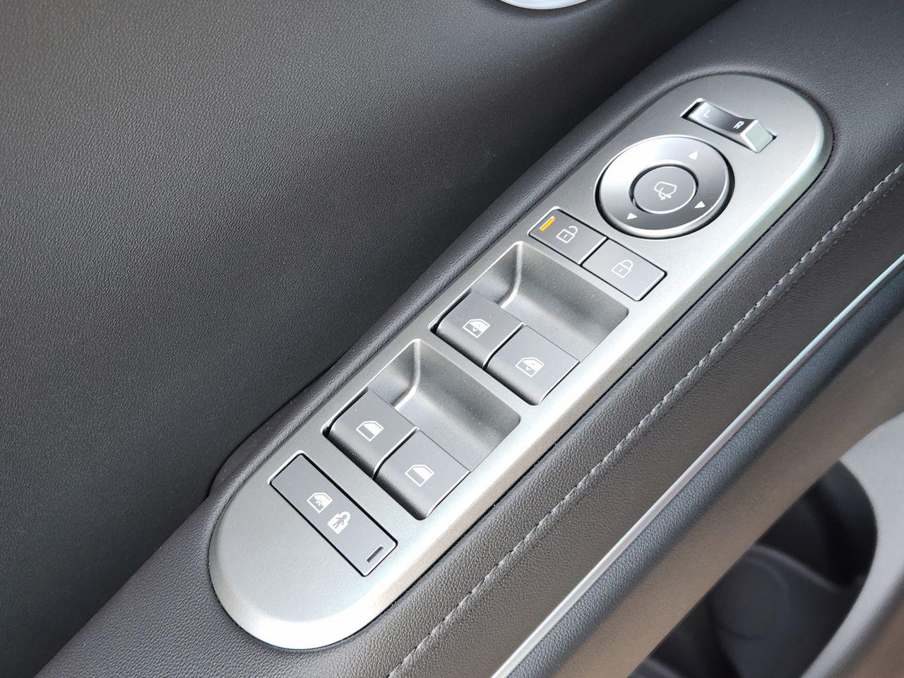 New 2026 Creamy White Pearl Hyundai Blue SEL Premium 8P image 22