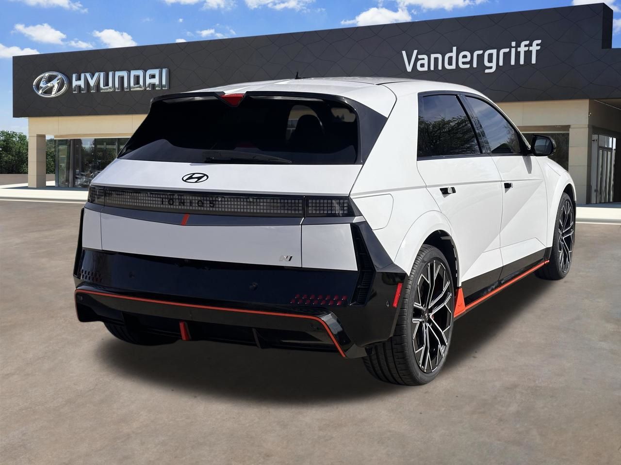 Used 2025 Atlas White Hyundai Base image 14