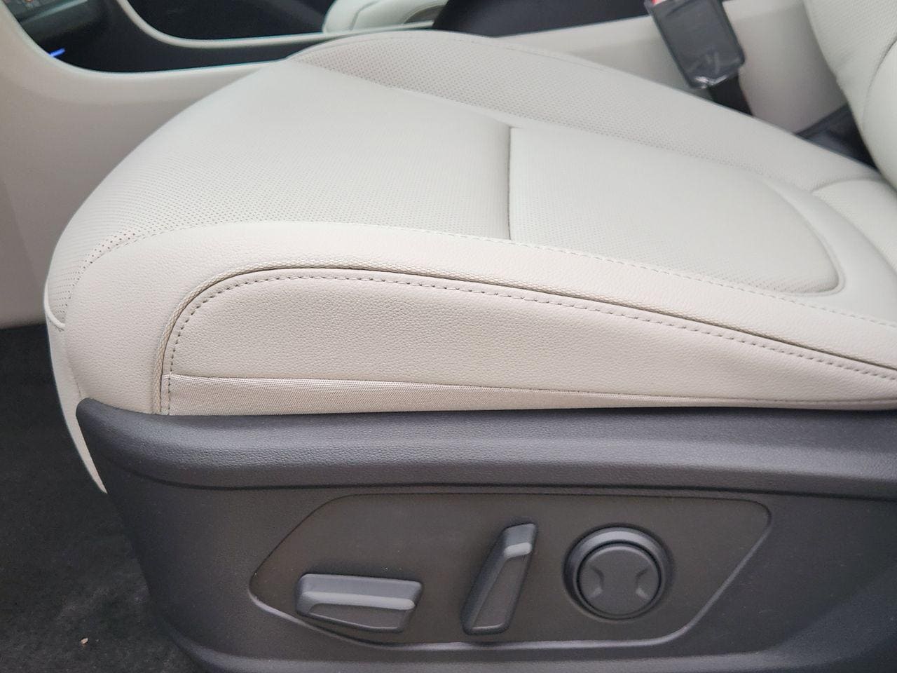 New 2026 Creamy White Pearl Hyundai Limited image 24