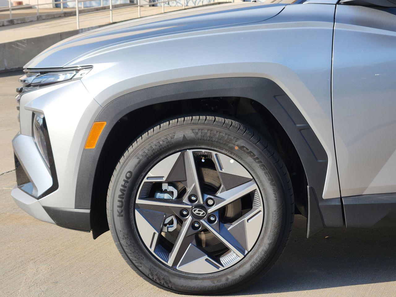 New 2026 R2T Silver Hyundai SEL FWD image 5