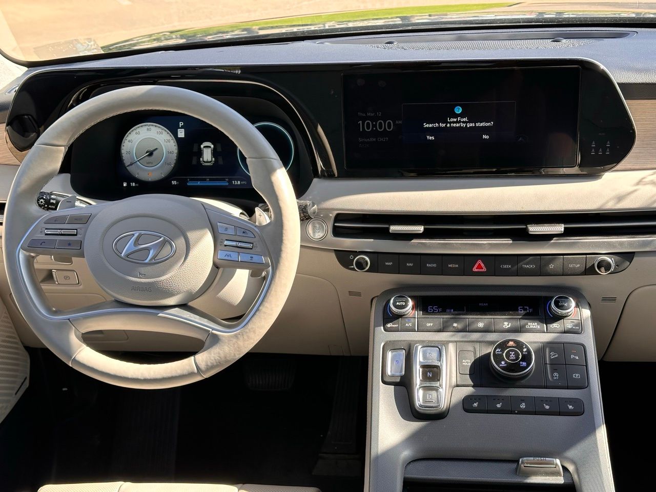 Used 2025 Graphite Hyundai Limited image 25