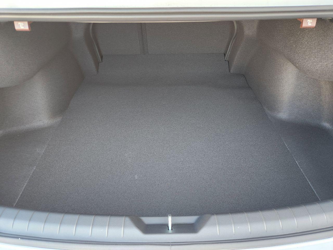 New 2026 W6H White Hyundai SEL Sport image 30