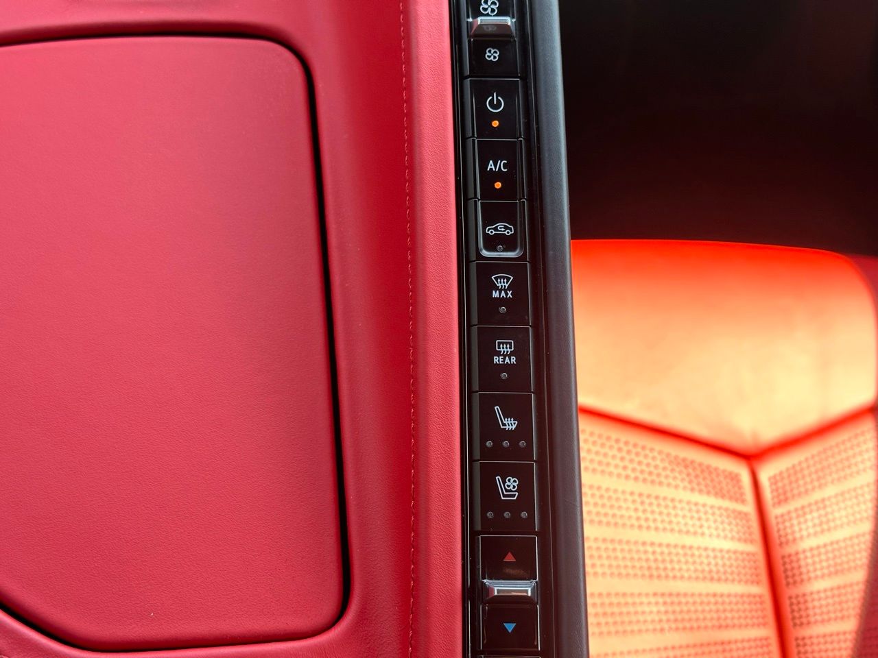 Used 2020 Arctic White Chevrolet Stingray 3LT image 35