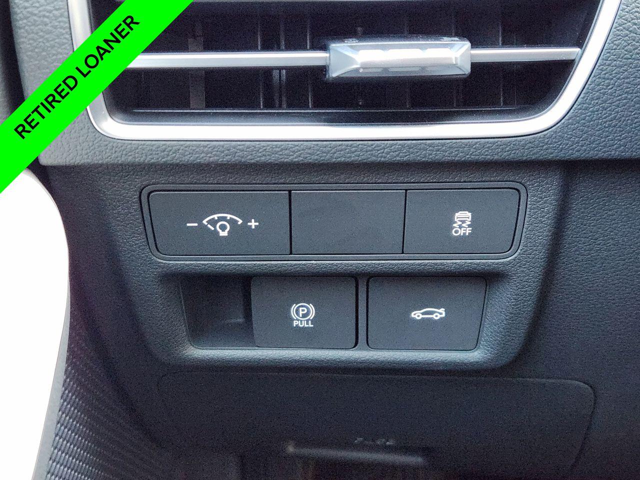 New 2025 W6H White Hyundai SEL Convenience image 22