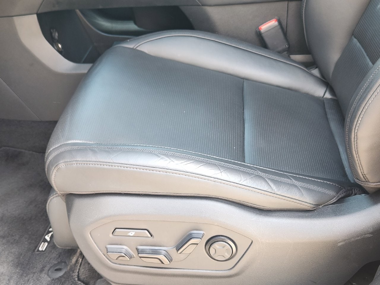 Used 2025 Hampton Gray Hyundai Calligraphy image 23