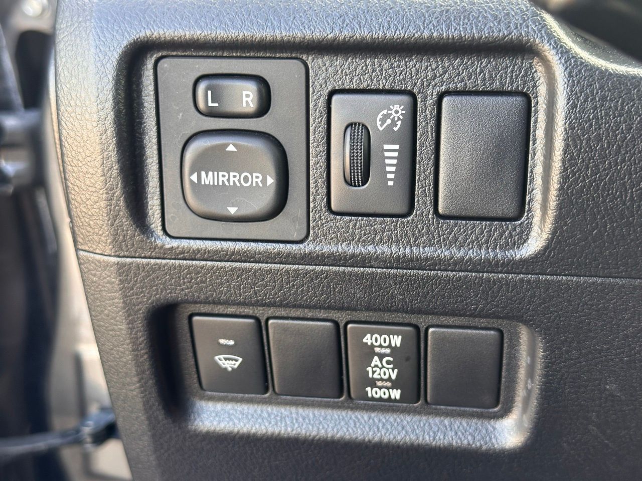 Used 2018 Magnetic Gray Toyota SR5 Premium image 29