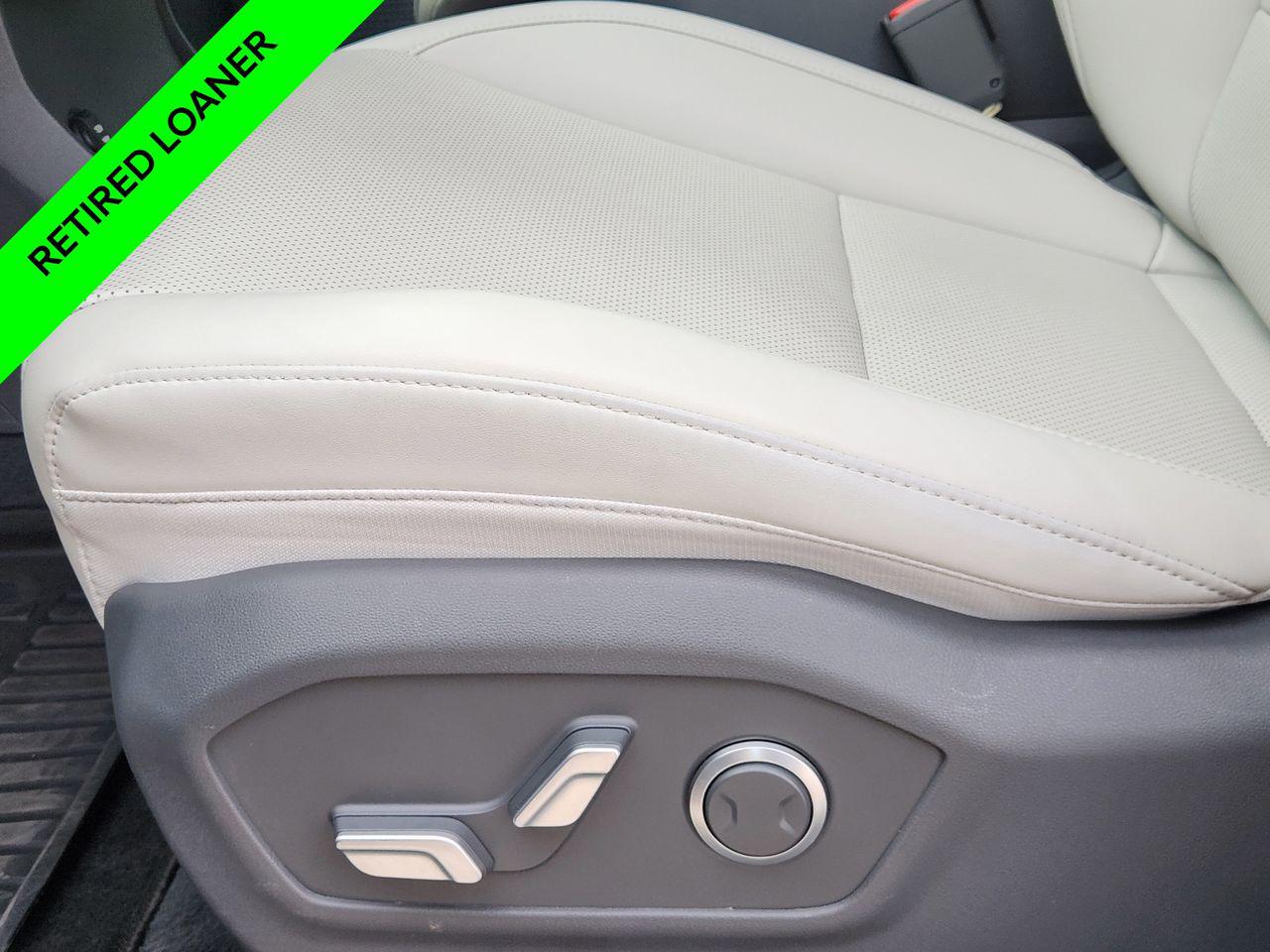 New 2025 R2T Silver Hyundai SEL FWD image 24