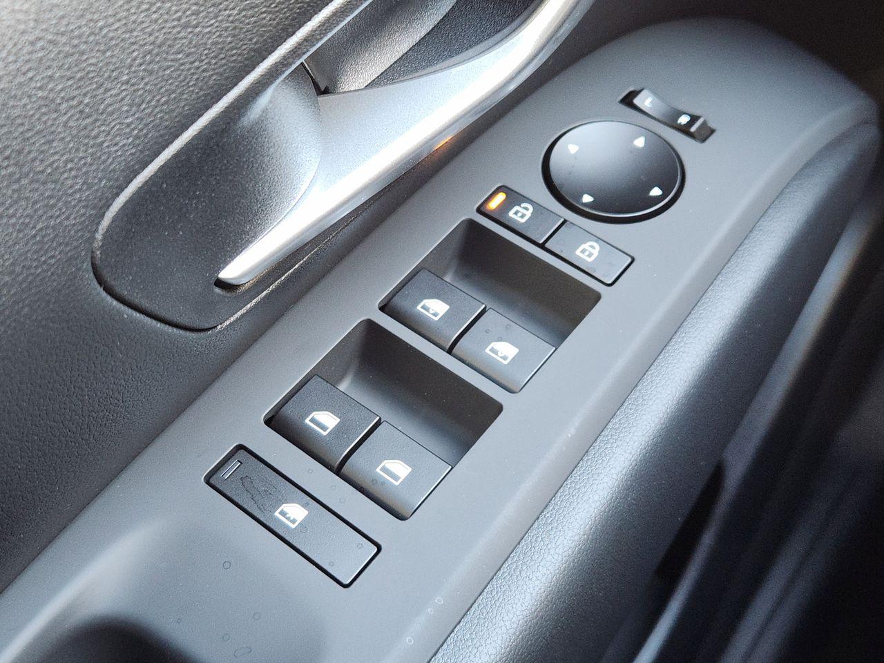 New 2026 SAW White Hyundai SEL FWD image 19