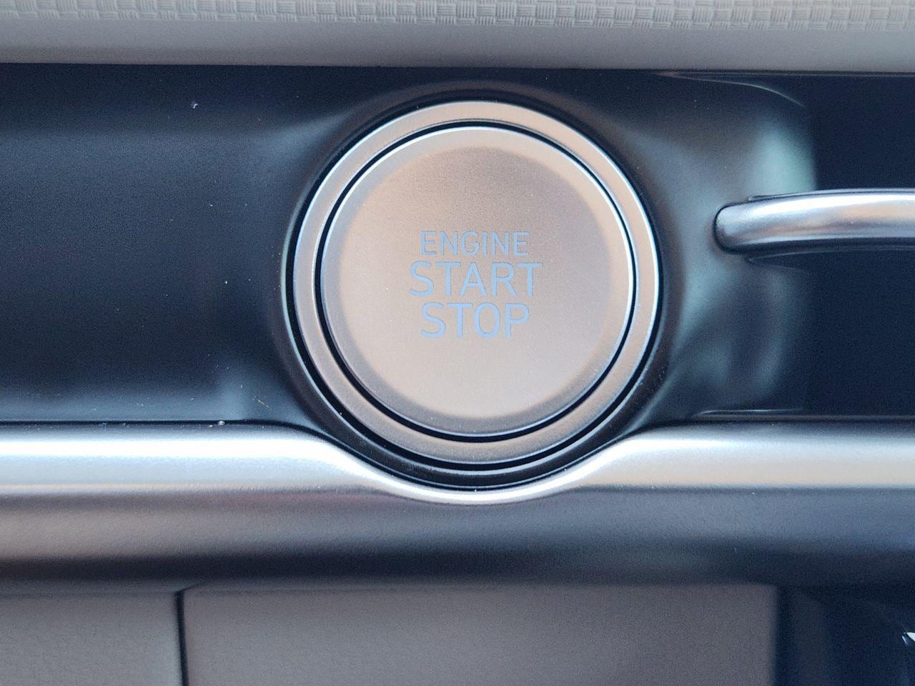 New 2026 W6H White Hyundai SEL FWD image 19