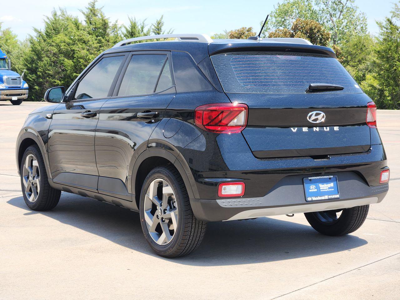New 2026 Onyx Black Hyundai SEL image 3