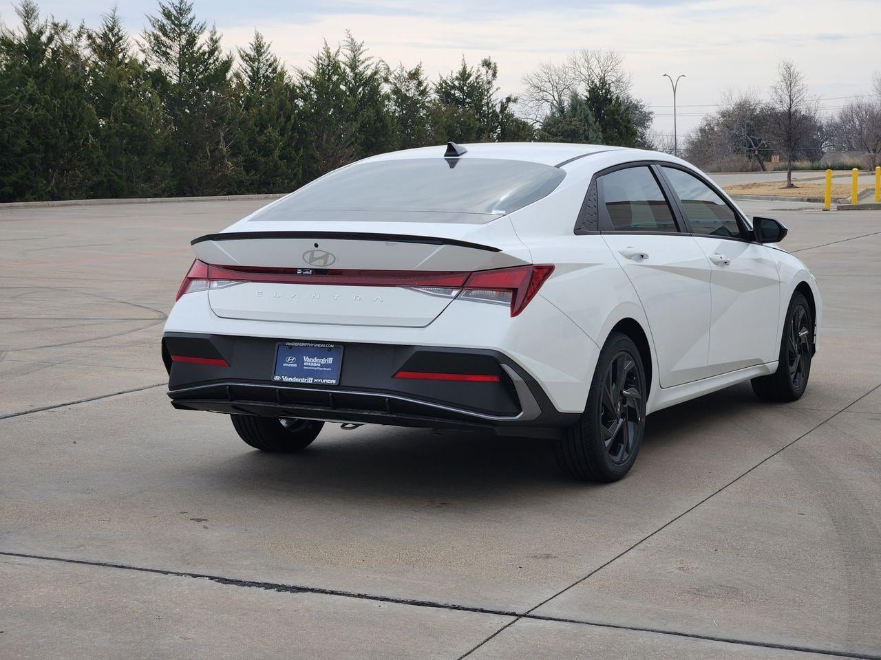 New 2026 W6H White Hyundai SEL Sport image 4