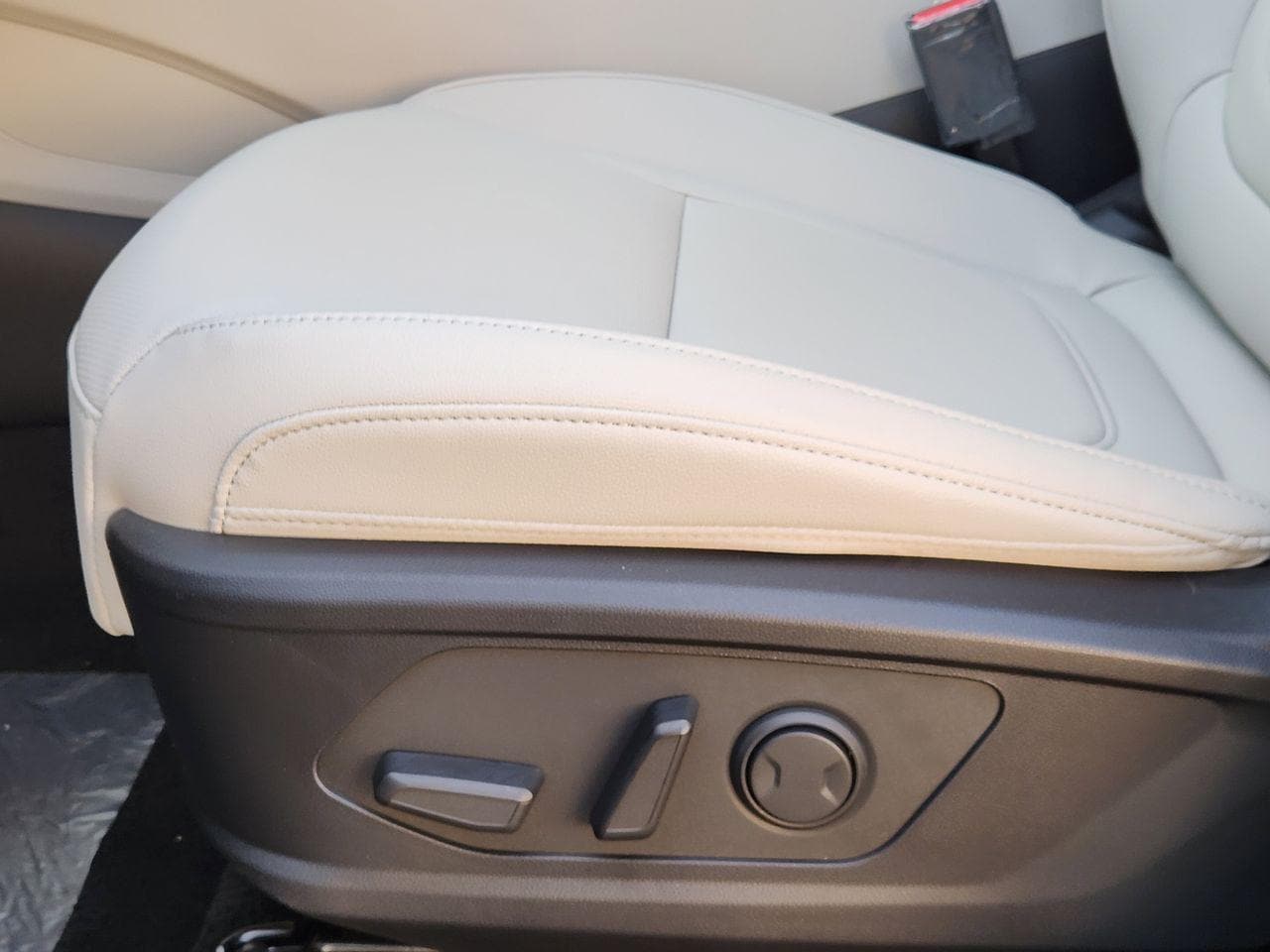 New 2026 S3B Black Hyundai SEL Premium FWD image 23