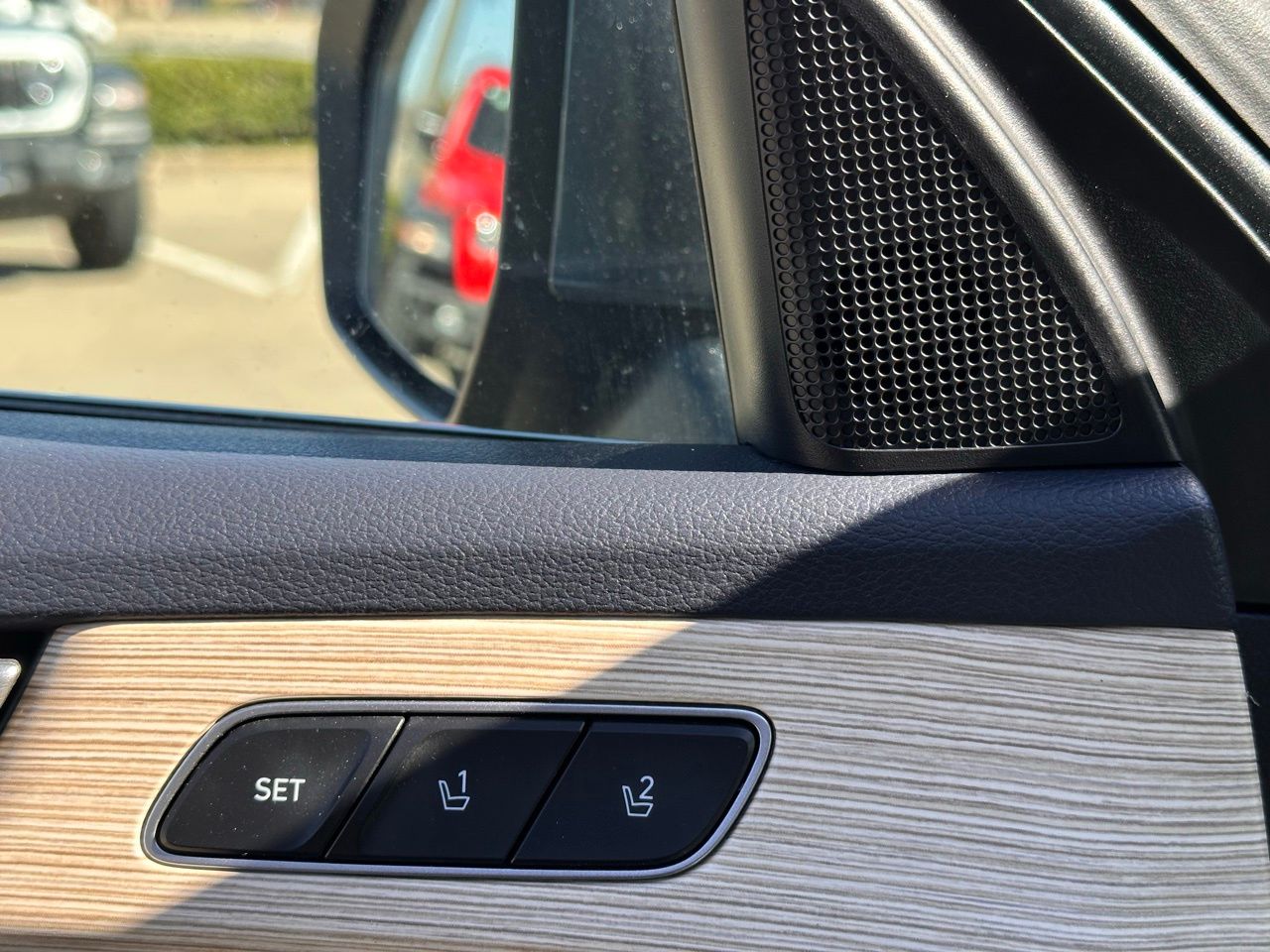 Used 2025 Graphite Hyundai Limited image 27