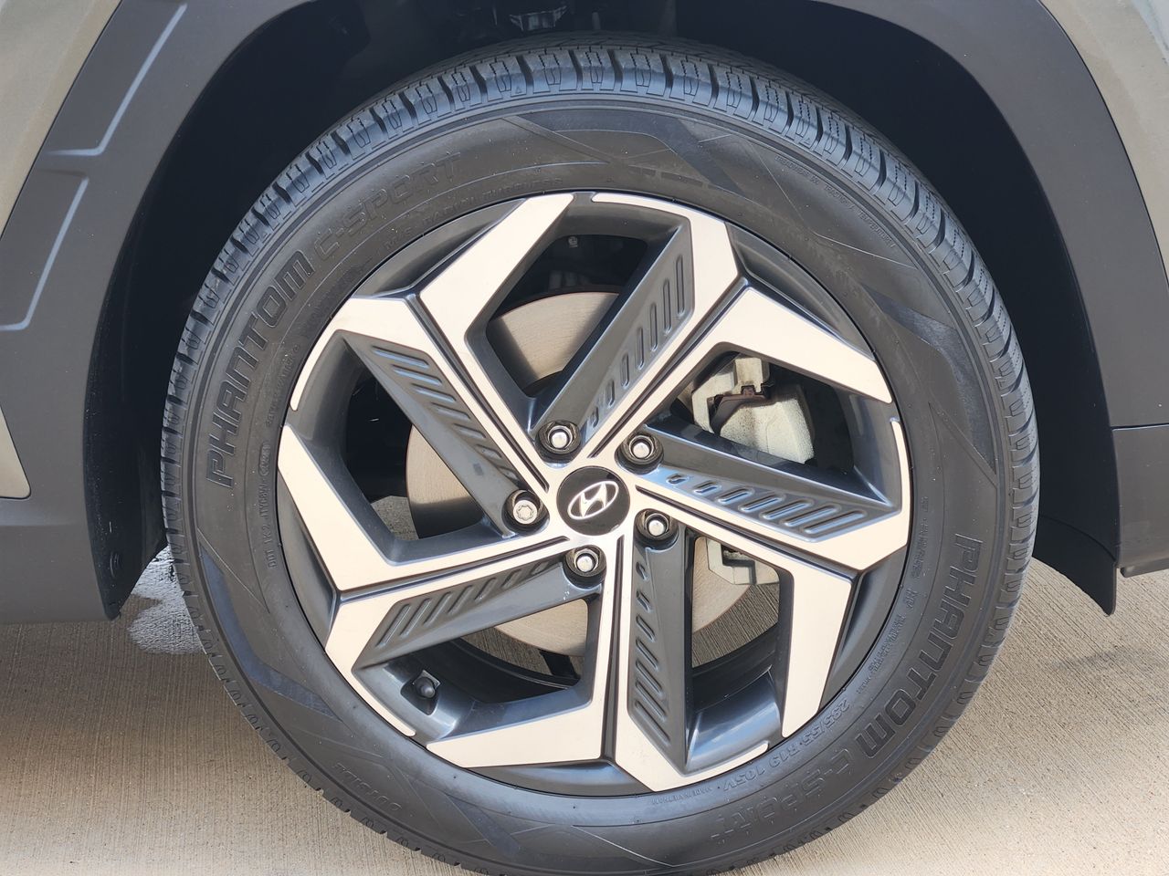 Used 2022 Amazon Gray Hyundai SEL image 7