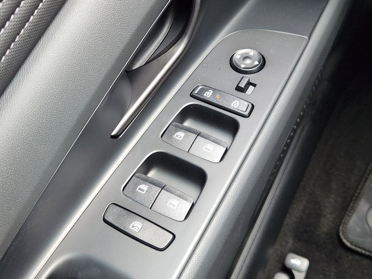 New 2026 W6H White Hyundai SEL Sport Premium image 21