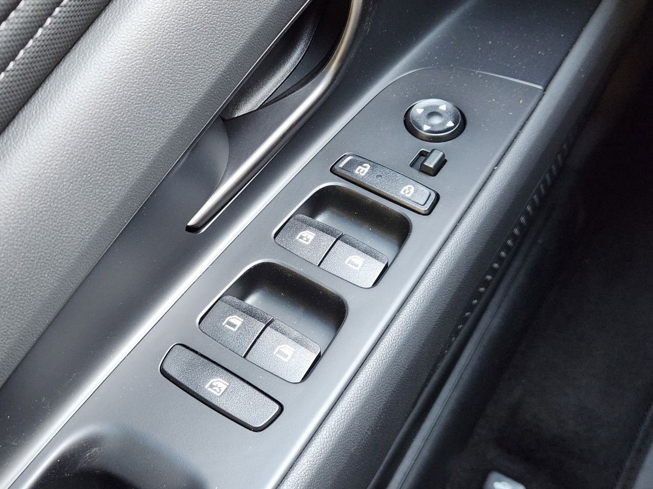 New 2026 W6H White Hyundai SEL Sport image 21