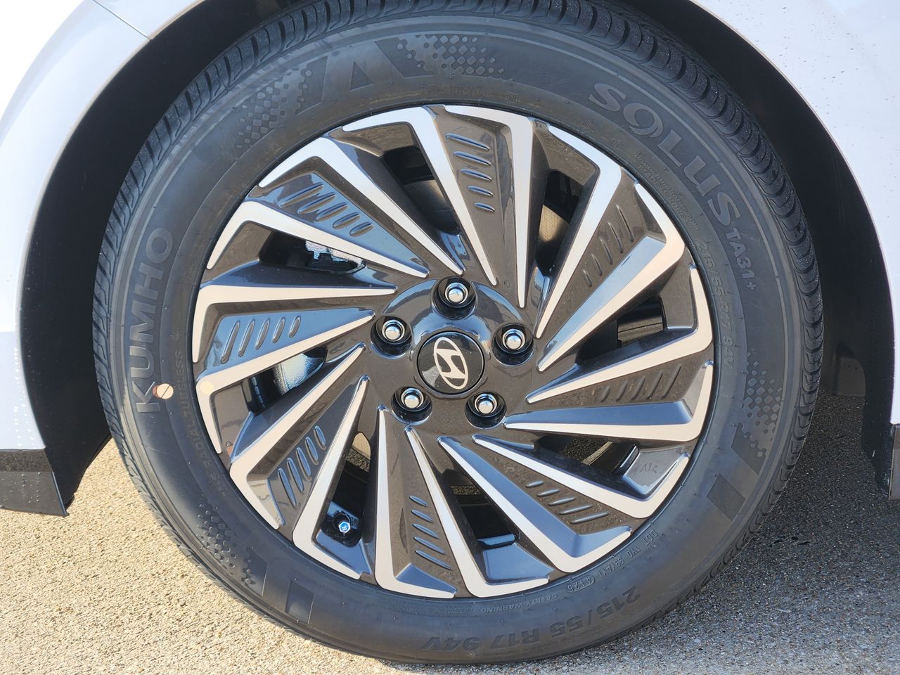 New 2026 W6H White Hyundai SEL image 7