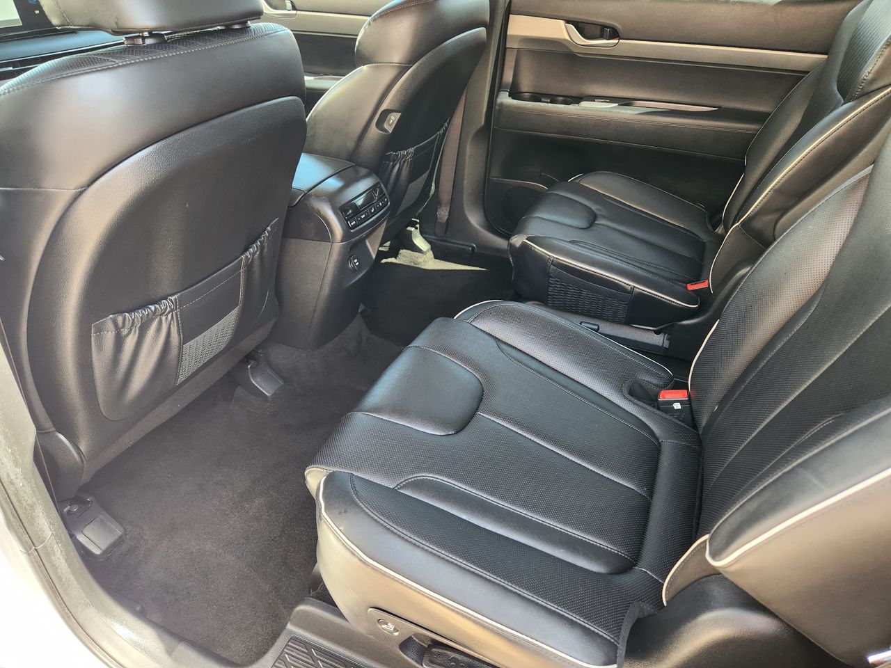 Used 2025 Hyper White Hyundai SEL image 29