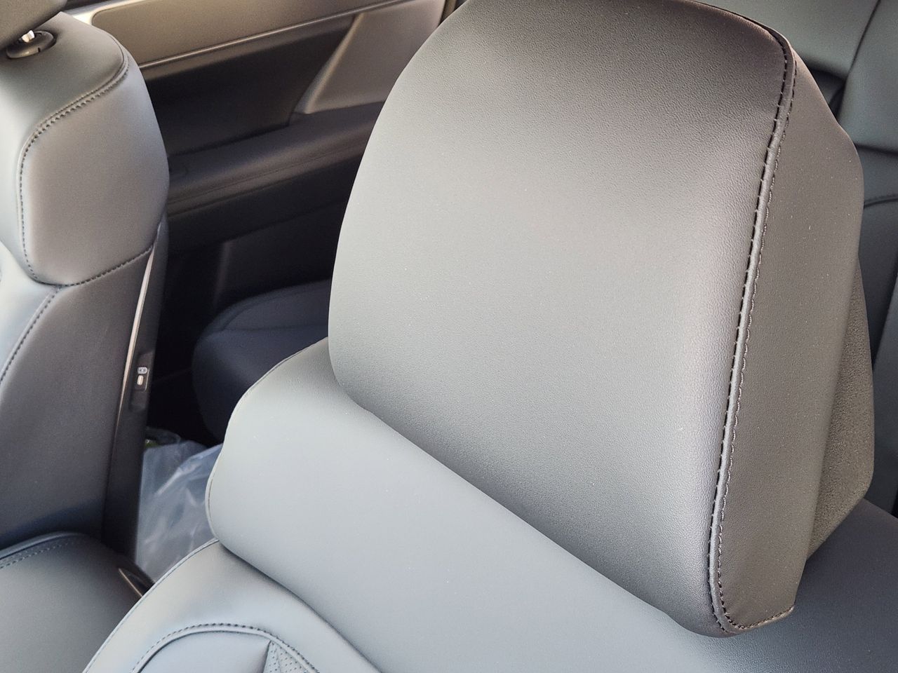 New 2026 R2P Red Hyundai SEL FWD image 11