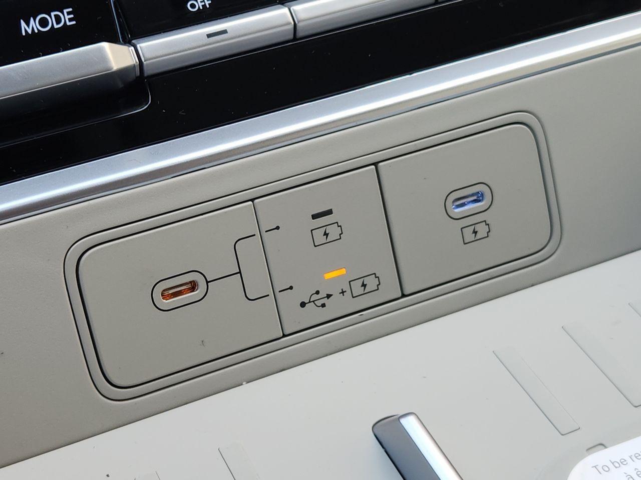 New 2027 Shimmering Silver Hyundai SE FWD image 19