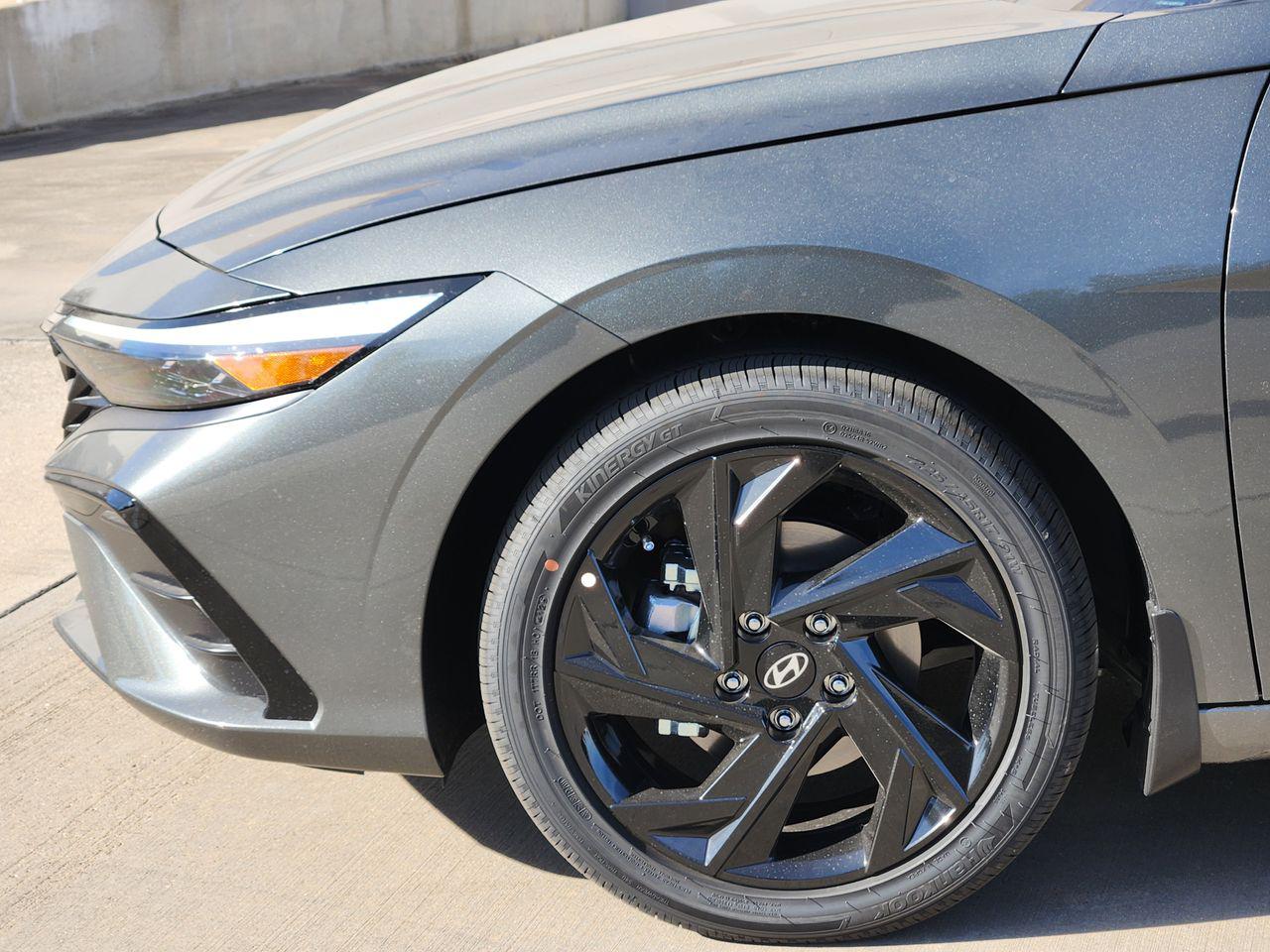 New 2026 A5G Gray Hyundai SEL Sport Premium image 5