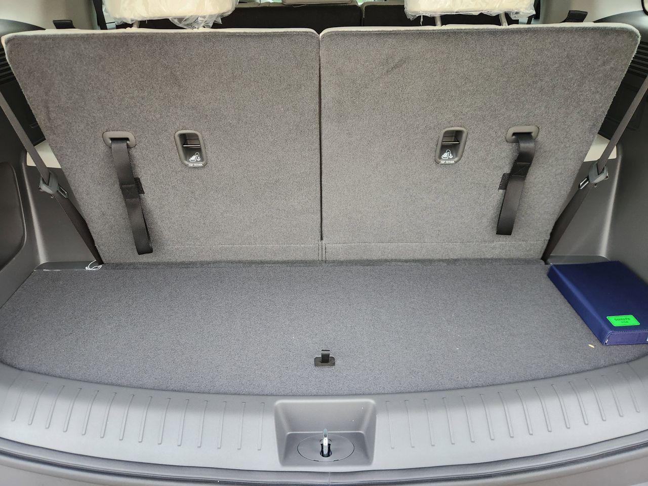 New 2026 W6H White Hyundai SEL FWD image 30