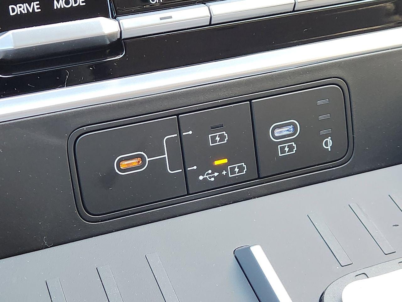 New 2026 Shimmering Silver Hyundai SEL FWD image 19