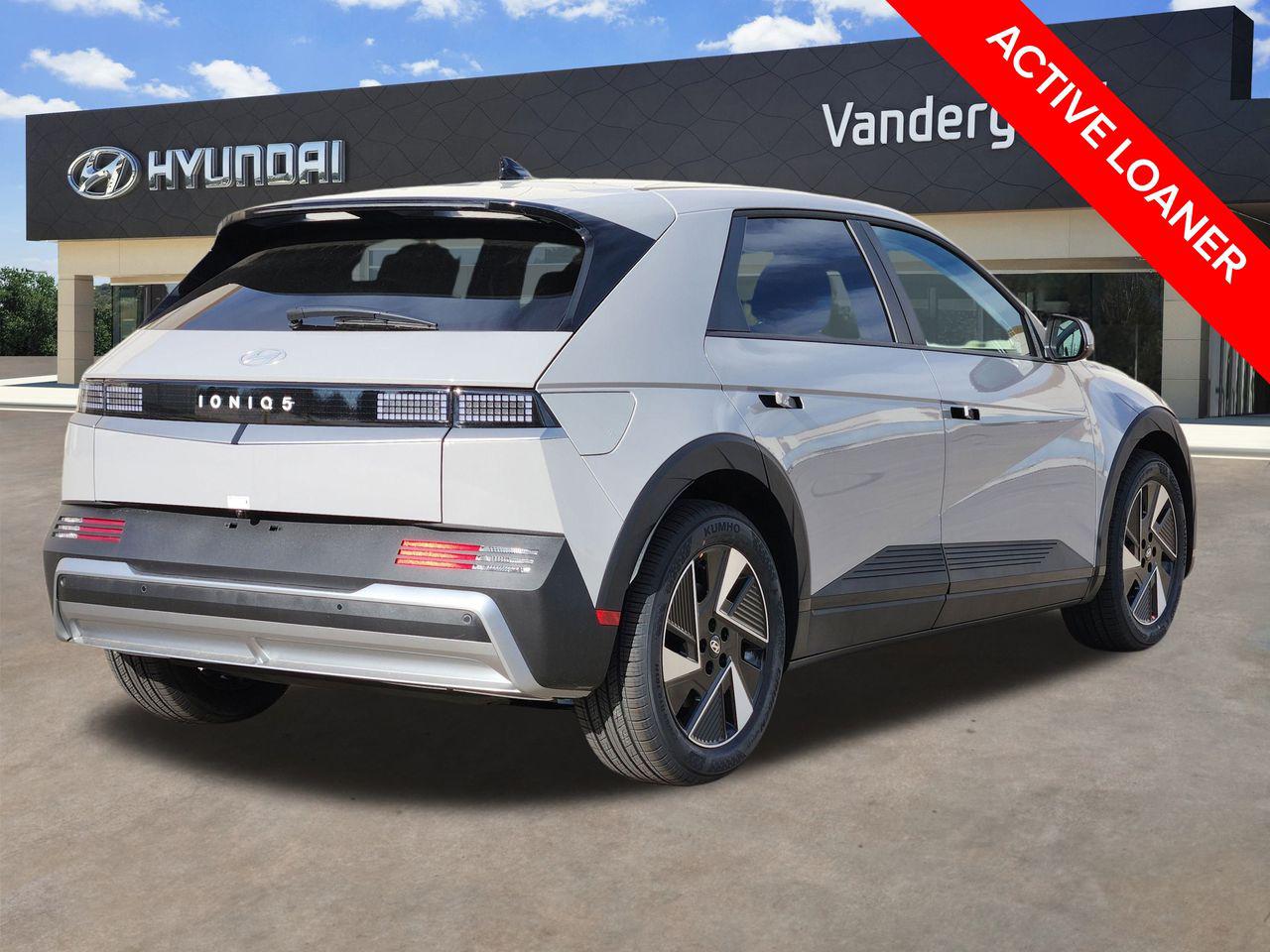 New 2026 C5G Gray Hyundai SEL image 4