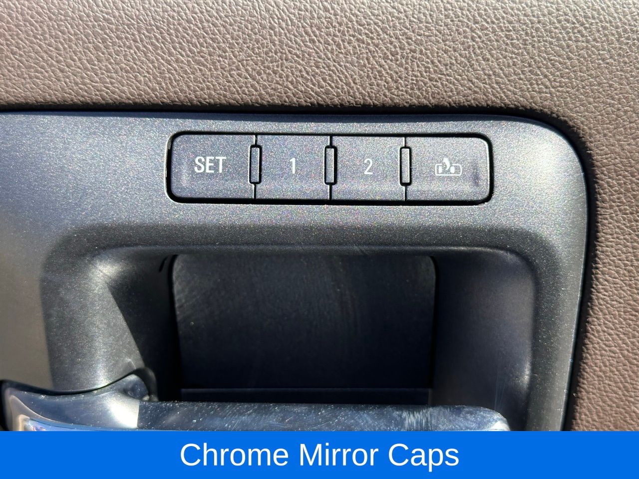 Used 2015 White Diamond Tricoat GMC Denali image 25