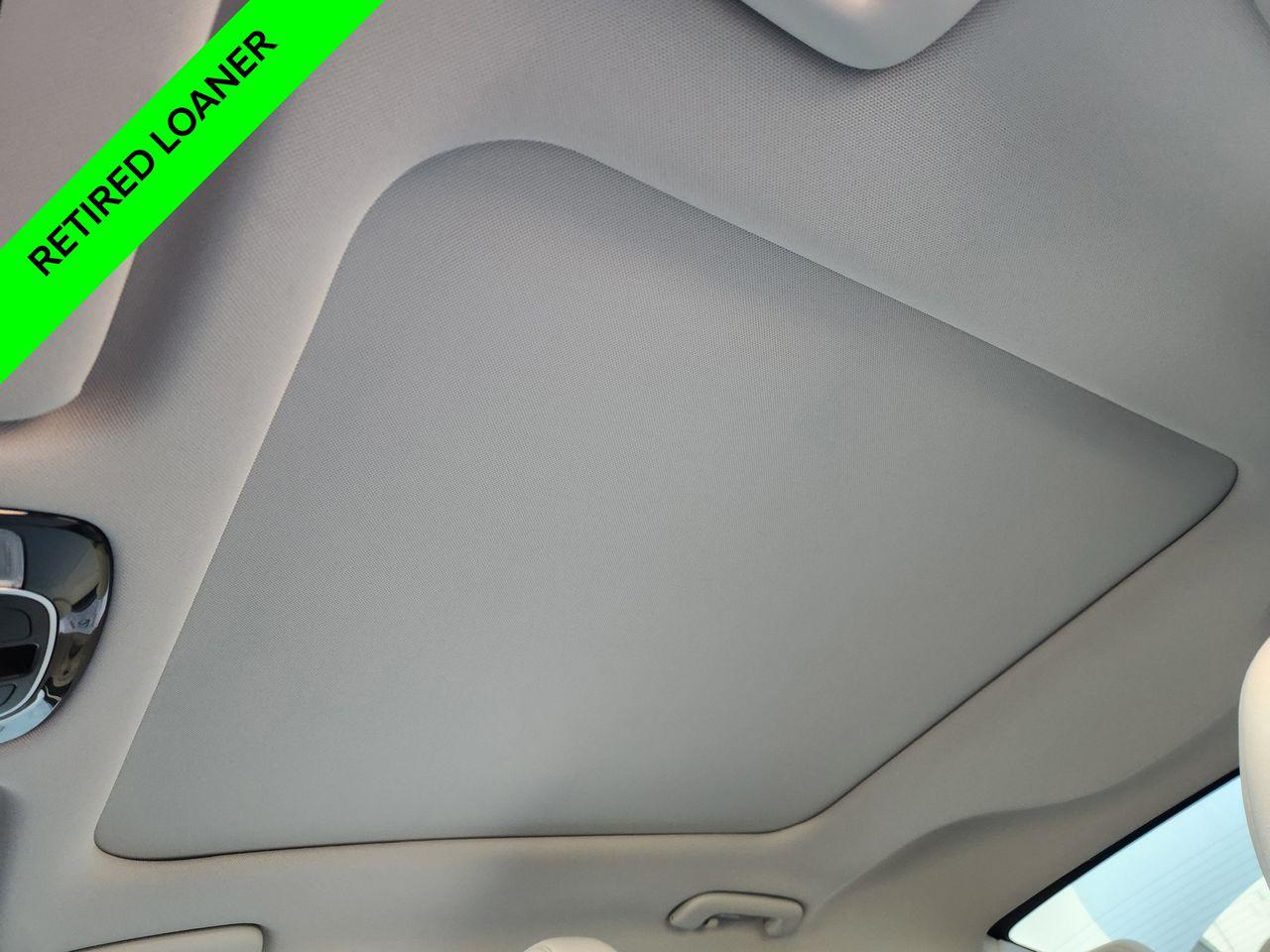 New 2025 W6H White Hyundai SEL Convenience image 26