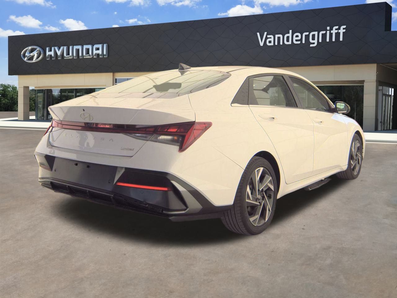 2024 Hyundai Elantra Limited photo 2