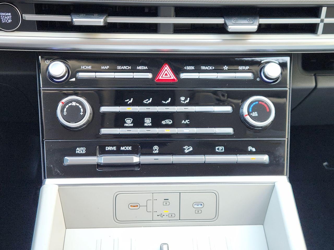 New 2027 Shimmering Silver Hyundai SE FWD image 15