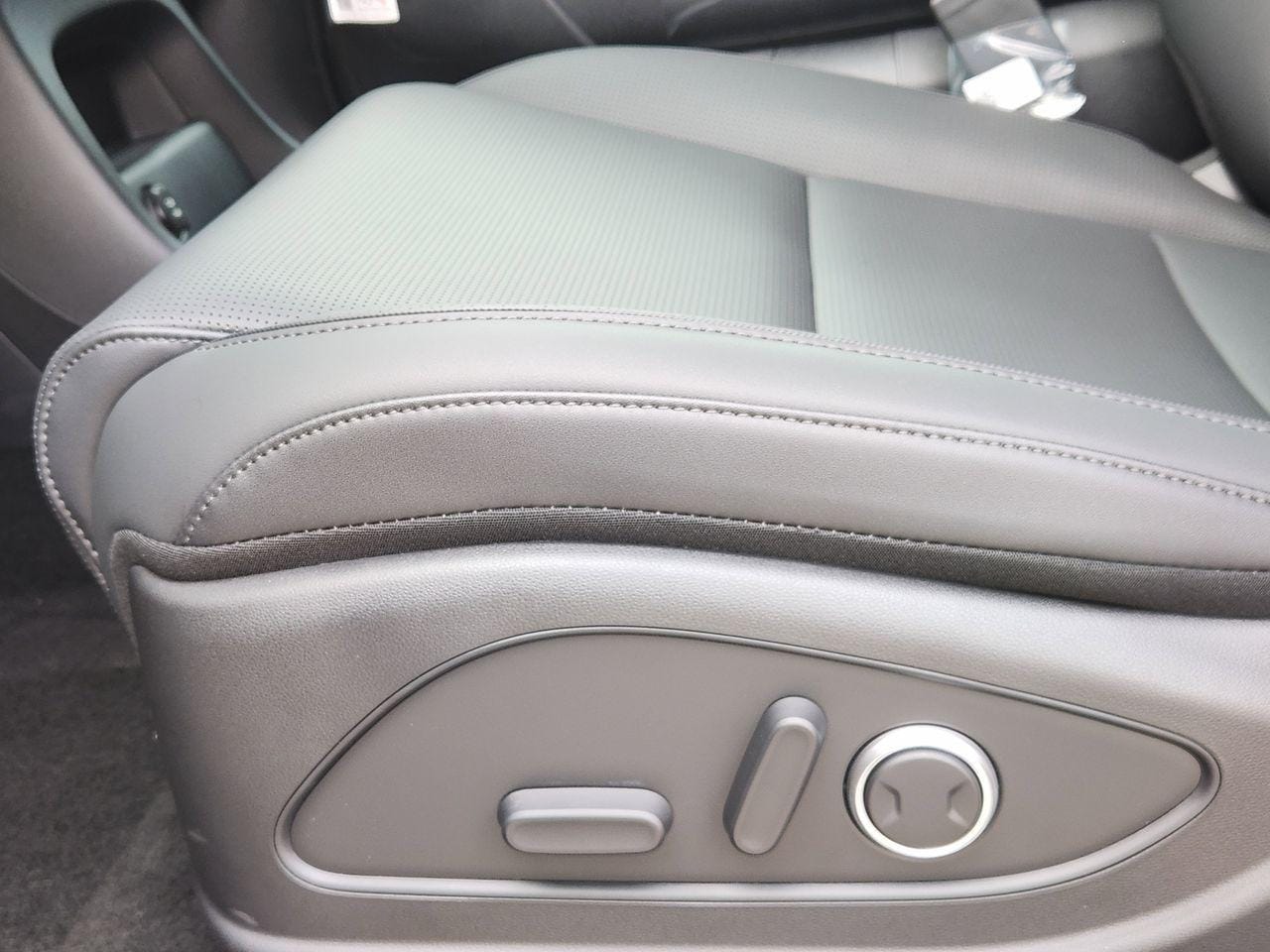 New 2026 WC9 White Hyundai SEL AWD image 24