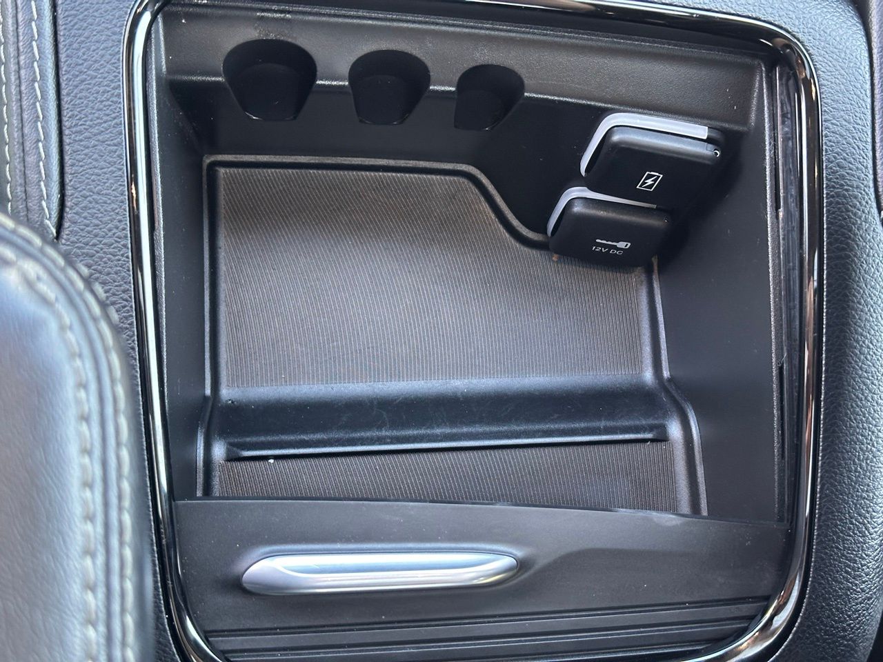 Used 2025 Fathom Blue Pearlcoat Chrysler Limited image 40