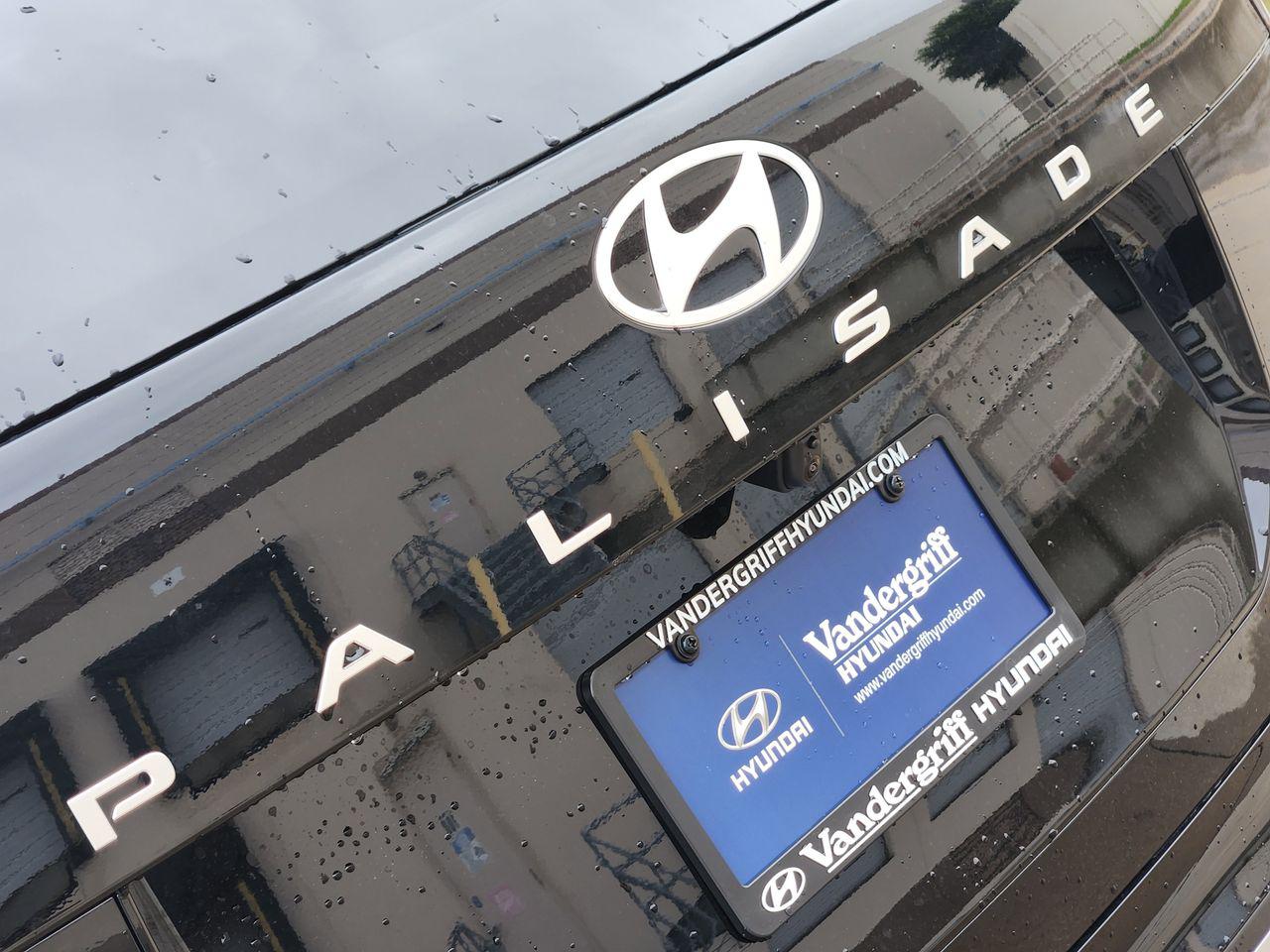 New 2026 Abyss Black Pearl Hyundai SEL 7P image 8