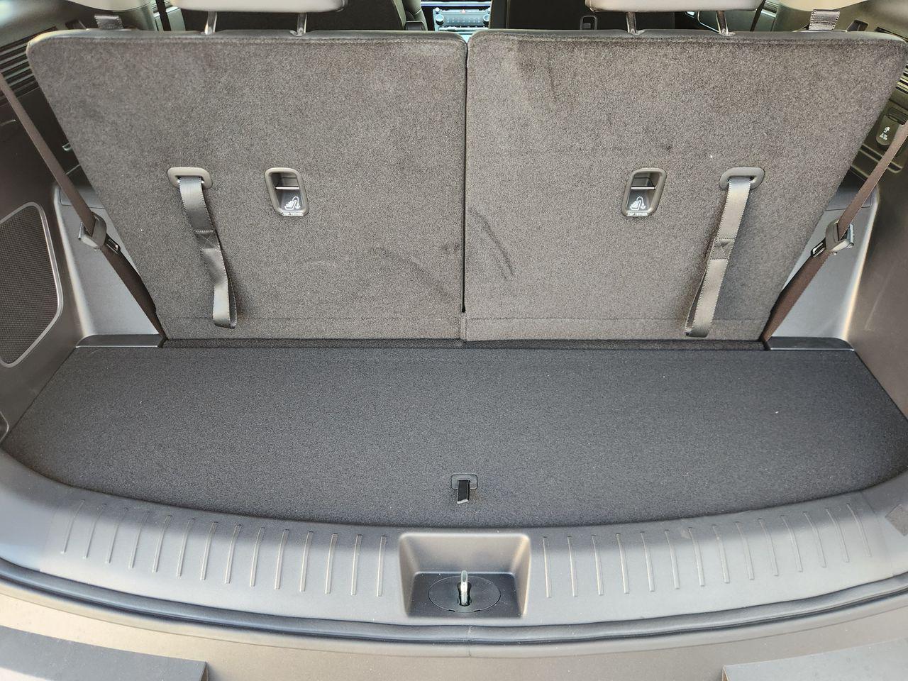 New 2027 Ecotronic Gray Hyundai Limited FWD image 32