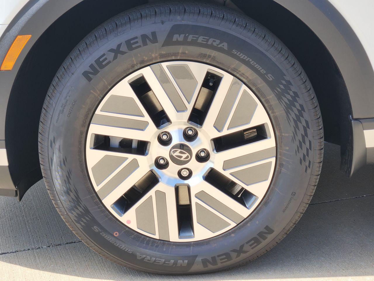 New 2027 Creamy White Pearl Hyundai SEL 7P image 7